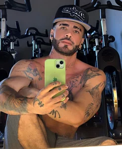 Public de Darwin_Horny  3 photos