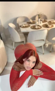 Kate_Sheke_ Public Pic 2