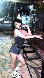 Zdjęcia FemCupid A little collection of late-night vibes, city lights, effortless fits, and memories worth keeping:  3