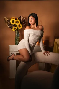 chloe_murray Valentine’s Day, do you think I could be the love of your life? 🌻 Foto 2