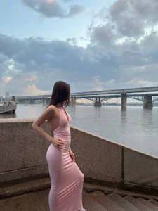 Golden__Whisper How do you like me in a tight dress?) Kuva 2