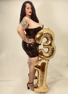 KarllaWalker My Bday🎂🥂🎁 Immagine  4