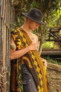 Zdjęcia Tyler_Rodriguez Folklore Style:  2