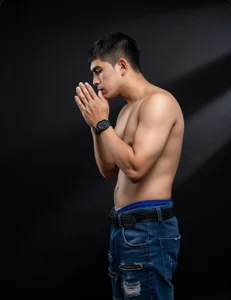 Adrian_fire Calm attitude… dangerous mind. Billede