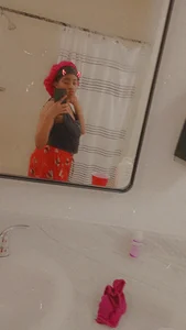 Guess what's next? 😘 de Zoebaby2007  2 Imagens