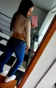 EmilyRoy77 Public 사진 4