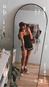 RachelWeisz_ Public Gambar 4