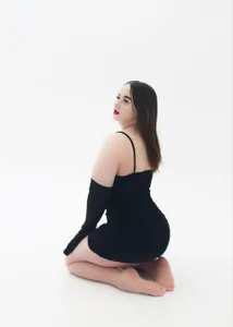 LaraBenson_ Public Pic