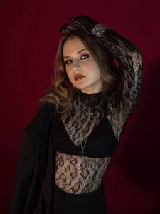 LissaTelor You'll be hooked by this Gothic Billede 3