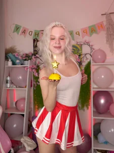 Mia_WaterFall Birthday Girl Cupcake Pic 8