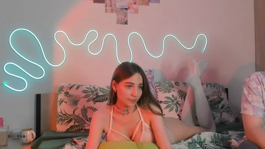 Emily_and_Ilumi Cute Bilde 2