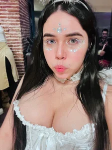 little angel 😏🤭 de melaniecooperr  photos