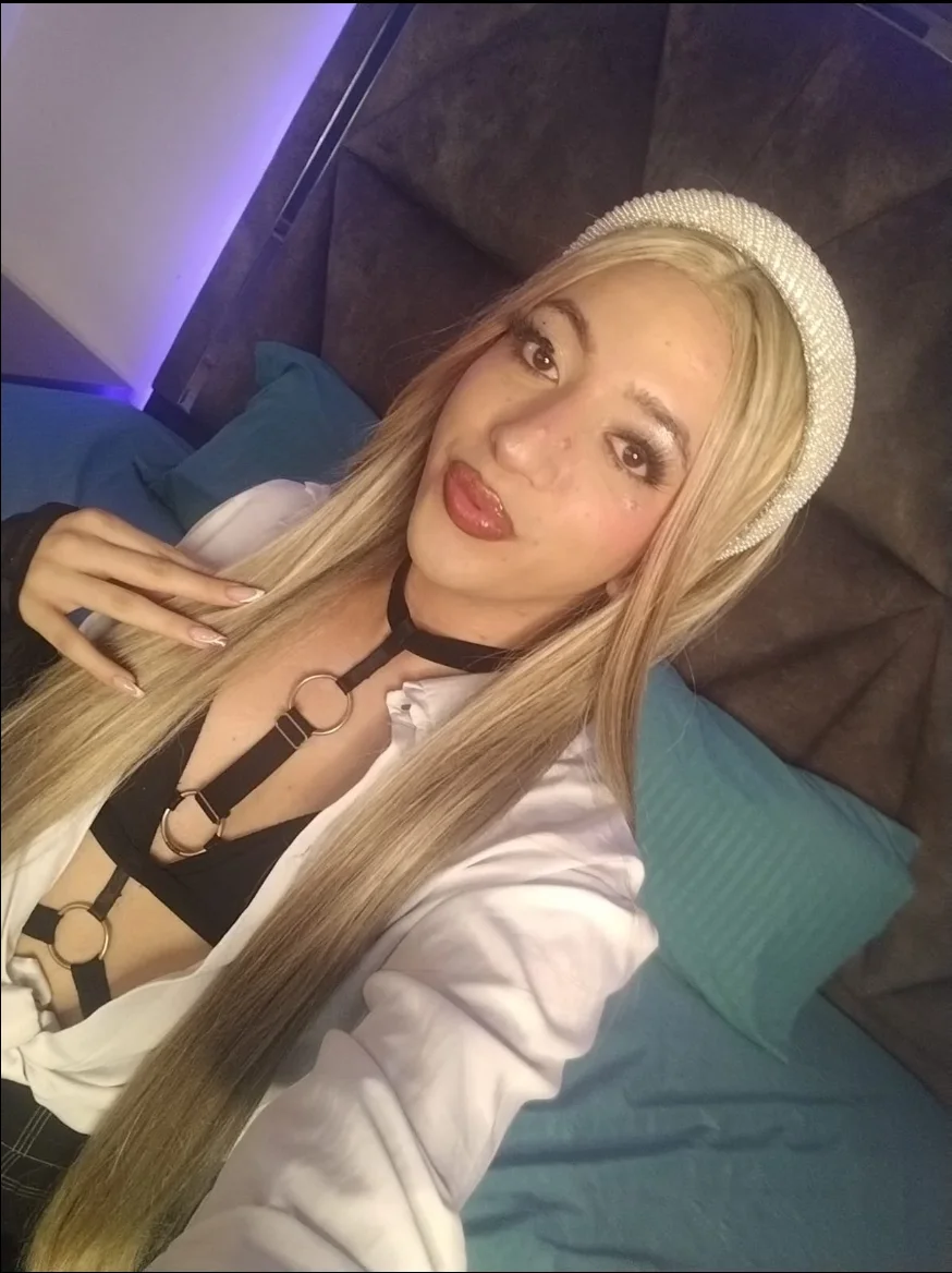ChloeNix Právě oblíbené foto 5185