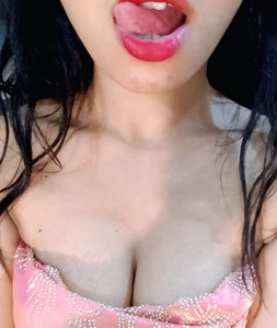 Sexy_Riya_2026 Public Pic 2