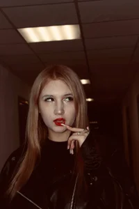 SinaHovey Public Pic 5