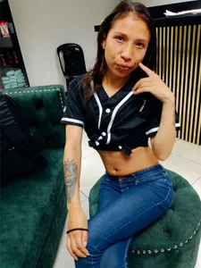 ArianaLoveSS: Public ( 4 фото)
