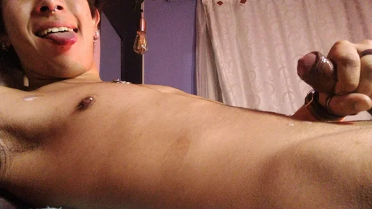 Angeldust19 I love showing my body รูป  5