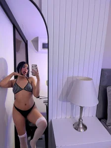 cherry_skinny_ Public Pic 4