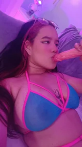 shayra_alina Help me reach 1000 likes 😈 Pic 4