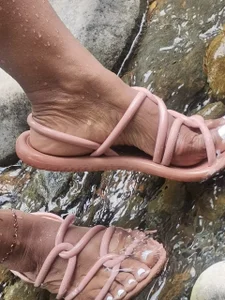 OliviaBurning FEET Billede 2