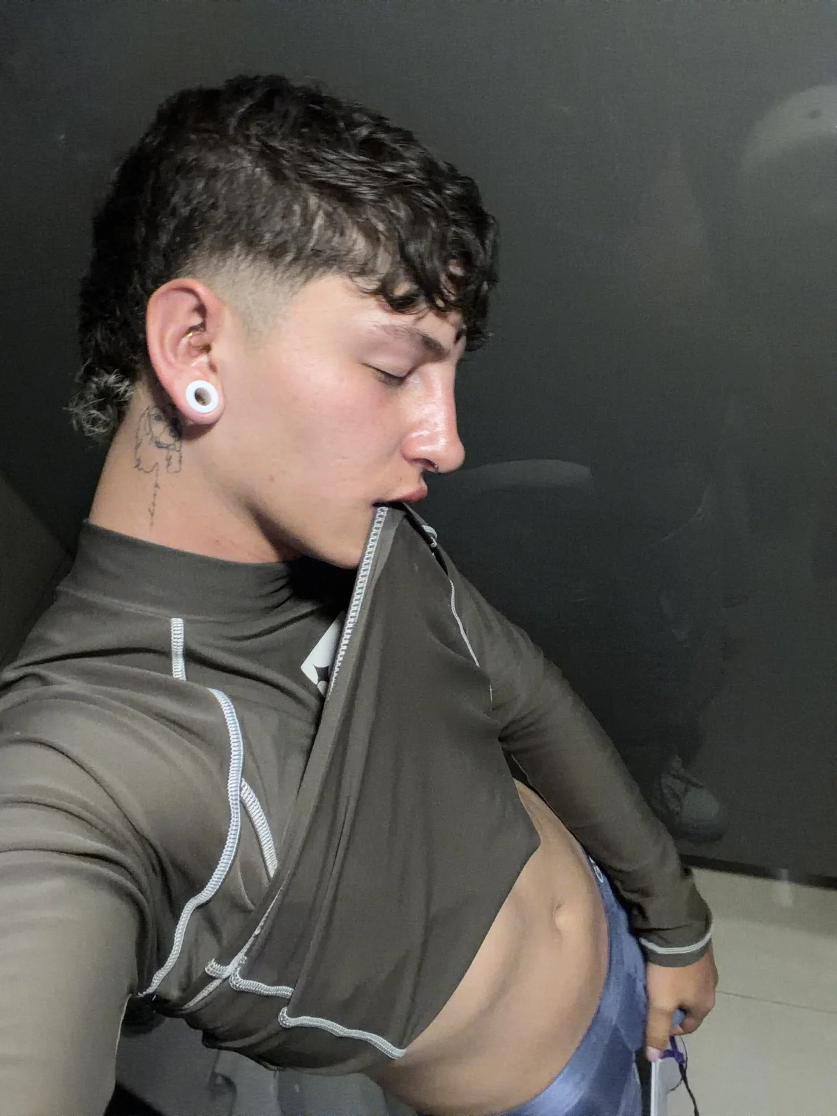 ARON_LUXX immagine di tendenza 7563