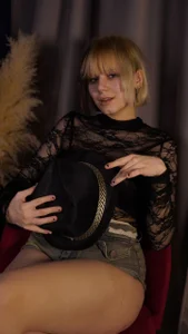 KellePourier business romance Bilde 5