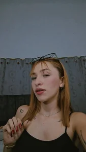 Juliana_Bloom Public Pic 2