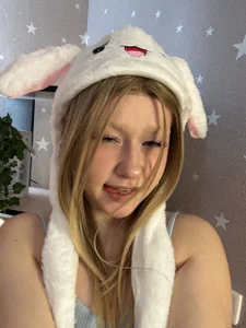 Cherry_Vessel Do I look like a female version of Bugs Bunny? Pic 4