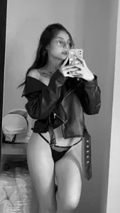 Nickie_reed_ Public Εικόνα 4