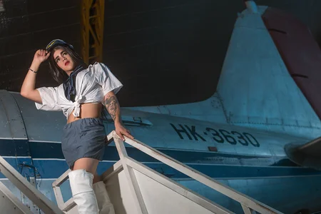 Tamara_18: The beautiful pilot is here. 👩‍✈️ ( 2 фото)