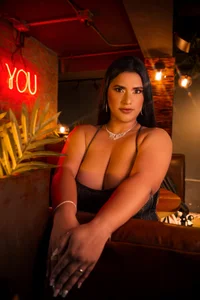 KorinaKovaa Celebration 20K FAVORITES Foto