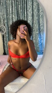 Khenta_Michells finishes undressing Immagine  3