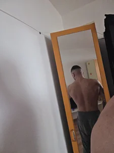 👅 de DoubleTroubleY  5 Imagens