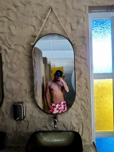 ZoeBrownn_のHot reflections in the mirrorの 3枚の写真