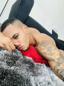 TROYWESLY- Resting Immagine 