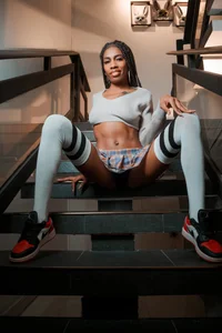 Lift up my skirt! and put your fingers in!👅🙊 de Blackrosse__  3 Imagens