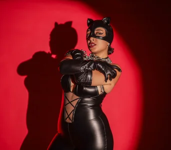 Cat woman!🐈‍⬛ od Robin_H00t_2  3 snímek