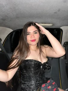 IsabellaBlow Public Hình 3