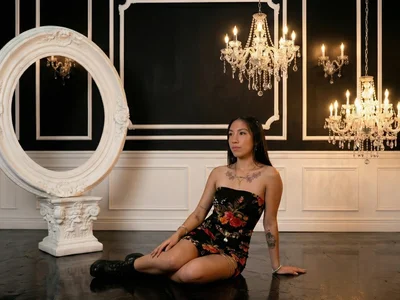 CrystalKenner: Public ( 4 фото)