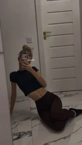 RoxanneJoy I am backkk Hình 2