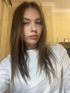 CeyaLierの=)の 3枚の写真