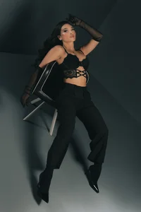 AbbyDalton Fiery Dominance Foto