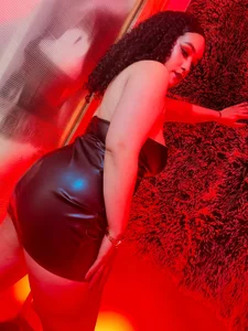 ivonne_diaz1 Always yours, always ready! Immagine  4