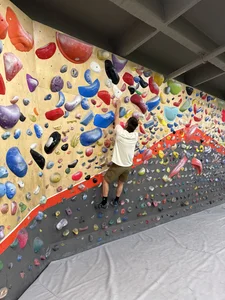 DrakeCarter wall climbing รูป 