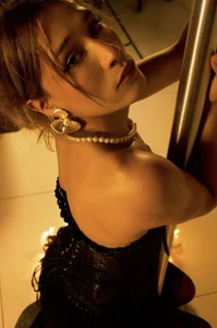 victoria_decapri Free Body Εικόνα 3