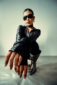 LunaRuso 📸 Black mistery 🕶 Pic 4