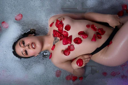 Amber_Palmer Public รูป  4