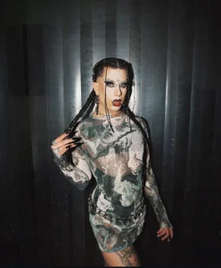 thewitch2000: Public ( 2 фото)