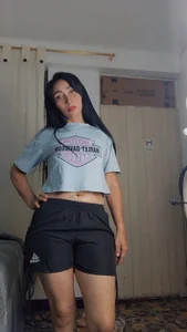 Lara_vela I want a man Pic