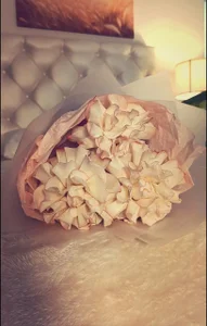 JulieDaniel Thank you very much for the flowers!💐 Immagine  4